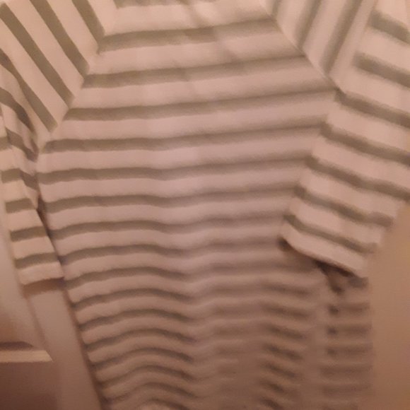 SALE Isaac Mizrahi sage green stripe top xxs - Picture 4 of 5
